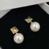 Örhängen Valentian Nu Designer Luxury Fashion Women Tian Jia Pyramid Pearl 925 Silver Needle Ear Studs mycket kvalitet