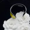 Nuovo marchio classico designer ampio braccialetto di moda europeo per le donne ornamenti gioielli braccialetto CHD23014-6 Capsmens
