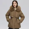 Trench da donna Moda Inverno 2023 Stile coreano Fodera in finta lana Parka Collo in pelliccia con cappuccio Spesse giacche calde