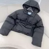 Aşağı Ceket Puffer Ceket Kadın Küfürlü Yelek Kadın Puf Puf Kapşonlu Tasarımcı Parka Kadın Fermuar Kat Kış Sıcak Outewear Markalar Moda Kısa Ceket Üstleri S-L