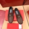 2023 Hommes Designer Robe Chaussures Boucle Noir Mat Cuir Luxe Mode Doux Hommes Casual Chaussures d'affaires Mariage Bal Soirée Chaussure avec boîte