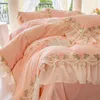 Set di biancheria da letto Set romantico Lusso francese Matrimonio Fiori Ricamo Bordo in pizzo Lenzuolo copripiumino in cotone lavato per ragazze