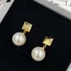 Örhängen Valentian Nu Designer Luxury Fashion Women Tian Jia Pyramid Pearl 925 Silver Needle Ear Studs mycket kvalitet