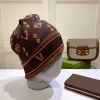 Designer Beanie Letter Beanie Knitwear Hat Alfabet Design Temperament Versatile Beanie Sticked Hat Warm Letter Design Hat Christmas Gift Hat Dust Bag 4 Color