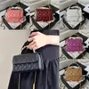 Créateur de mode Perle Poignet Portefeuille Sac fourre-tout pour femme Sac à bandoulière Sac à main en cuir Écharpe Charme Bandoulière de haute qualité Noir et Blanc Six couleurs