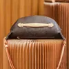 Design Fanny Pack Womens Mens Luxury Fashion Leather Handbag Outdoor Crossbody Shopping Bag Elegant Tote