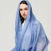 Sciarpe Sciarpa di cotone solido Donna Hijab Musulmano Fascia Scialli avvolgenti Morbido e sottile Fazzoletto a bolle Fazzoletto Pashmina Sciarpe Foulard Bandana 230923