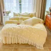 Set di biancheria da letto Fiore bianco Volant in pizzo Stile coreano principessa Velluto in pile Set Copripiumino Copriletto trapuntato o Federe gonna letto