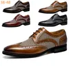 Chaussures habillées Chaussures habillées pour hommes en cuir Ventilation à lacets mode Bullock hommes chaussures formelles affaires décontracté printemps été 230925