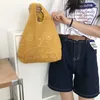 Dessin animé Totoro broderie agneau tissu sac à main pour femmes filles Japon Ins sac à bandoulière fourre-tout doux fourrure Shopper Dropshipping 220923