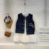 Kledingsets Kinderen Meisjes Lente Jurk Set Wit Lange Mouw O-hals Losse A-lijn Vestidos Denim Sleeveles Vest met één rij knopen Kindpak