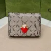 Mode Cherry Dames Korte Portemonnee Luxe Merk Flap Opvouwbare Portemonnees Clutch Bags Merk Designer Metalen Letters Vrouwelijke Opslag Portemonnee Zak