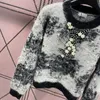 23SS новый женский свитер осенний модный топ с длинными рукавами элитный тонкий пуловер пальто дизайнерский свитер женский белый тонкий CHD2309251-25 megogh