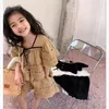 Conjuntos de roupas Meninas Khaki Bordados Tops e Shorts Outfit Set Coreano Moda Criança Outfits 2 Peças Designer Hallow Out