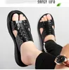 Hausschuhe 2024 Sommerschuhe für Männer Echtes Leder Sandalen Trend Crocodile Print Slipper Bequeme Flip-Flops Cool Beach