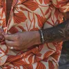 Bracelets de charme Vnox Cool Dagger Bracelets pour hommes femmes ne se fanent jamais en acier inoxydable chaîne cubaine Bracelet Punk Rock garçon épée couteau bracelet Q230925