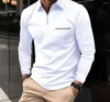 Camisetas pólo para homens moda a moda versátil casual colorz color zip bolso de manga longa esportes de manga longa camisa de encaixe outono