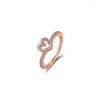 Bagues de cluster Rose Gold Couleur Bijoux Sparkling Wishbone Coeur pour femmes 2023 Bague de mariage de Saint-Valentin Cadeau Amis en gros