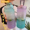 Vattenflaskor 2 liter flaskmotiverande dricksport med tidsmarkör klistermärken bärbara återanvändbara koppar