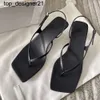 Nuova la parola francese di fila con sandali scarpe in pelle clip per la testa 23ss scarpe con tacco piccolo quadrato scarpe da donna pigre vestono sandali con tacchi alti