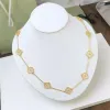 Designer halsband fyrbladklöver 10 Floral och Diamond Set Luxury Classic Necklace Women's Long Van Clover Chain Jewelry Jubileum Present Holida