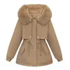 Trench da donna Moda Inverno 2023 Stile coreano Fodera in finta lana Parka Collo in pelliccia con cappuccio Spesse giacche calde