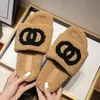 Pantoufles Fuzzy G Sandals Slippers Designer Shoes Flip Flops Fashion Antislip Female Foutres de fourrure Femmes Faux Luxury Brand de luxe Chaussade House Indoor House pour Wom 1