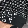 Neue Strickjacke Gestrickte Pullover Minimalistischen Stickerei Brief Akademie Stil Luxus Elegante V-ausschnitt Hohe Kragen Pullover Männlich/Weiblich c00p34