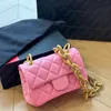 Lyxiga crossbody väskor rosa designer axelväskor vintage kvinnor messenger väskor mini kedjepåsar äkta läder högkvalitativ kanal väska klaffväska med tjock kedjepåse