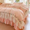 Set di biancheria da letto Set romantico Lusso francese Matrimonio Fiori Ricamo Bordo in pizzo Lenzuolo copripiumino in cotone lavato per ragazze