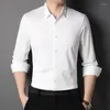 Camisas de vestir para hombres Camisa de diamantes de imitación de alta calidad 2023 Primavera Otoño Seda de hielo Sin rastro Botón casual hasta Slim Fit S