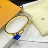 18K Banhado A Ouro De Luxo Designer Pulseira Bangle Charme Selo De Aço Inoxidável Mulheres Elegantes Pulseiras Carta Jóias Pulseira Cuff Nunca Fade Y23344