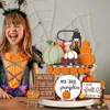 Dekorativa föremål Figurer Plastpumpa Sign Charming Halloween Farmhouse Decor Rustic Tiered Tiered Tray Ornaments for Festive Carnival Party 230923