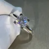 Cluster Rings 925 Silver Ring EF Color Moissanite Stone HW Design VVS1 1CT 2CT 3CT Utmärkt Cut Anniversary Proposal223w