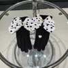 23ss designer sWool gloves for women fashion Mittens Heart shaped plush fake ring design girl Five Fingers Gloves Winter Gift Including box