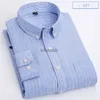 メンズドレスシャツ夏の高品質のオックスフォードファブリックメンズ長袖シャツカジュアルルーズ韓国のストライプシングルブレストシャツジャケットサイズS-2XL YQ230926