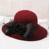 Basker eleganta kvinnor ull filt fedora bred brim hatt cloche bowler höst vinterkyrka hattar chapeau femme caps vin röd svart 230926