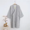 Mäns Sleepwear 2023 Cotton Auze Robe Loose Tin Yukata Japanese Kimono Pyjamas Ded V-Neck Batrobe