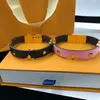 Avec BOX Designers Fleur Charme Bracelets Qualité Cuir Femmes Hommes Bracelet En Or Rose Noir Clors Lettre Marque Bracelets Bijoux231o