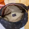 2023 Ünlü Bumbag Luxury Designer Crossbody Bag Mizaç Bumbag Fanny Pack Bum Çiçek Yumuşak Deri Çanta Seri Numarası Tarih Kodu M43644