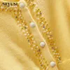 Tricots pour femmes Tees jaunes évasés brodés col rond chic à manches longues en acrylique pull tricoté mode coréenne épais cardigan automne hiver 230925