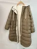 Womens Down Parka Italië BC Lange Jas Met Capuchon Mode Slim Fit Over De Knie Veren Jassen Winter Vrouw Koude Kleding 230925