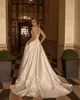 Designer appliqued vestidos de casamento com bolsos vestidos de noiva cintas de espaguete decote em v uma linha cetim varredura trem vestido de novia