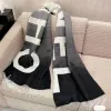Sciarpe di seta classiche retrò in lana e cashmere per le donne Sciarpe di design di lusso 2023 Moda invernale calda sciarpa lunga dimensioni 70x180 cm con scatola T132