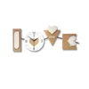 ウォールクロック大量の愛の時計モダンデザインウッドリビングルームウォッチシンプルな吊りホーム結婚装飾horologe