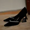 Geklede schoenen Franse zwarte puntige ondiepe mond dikke hak hoge dames kralen instappers elegante mid party bruiloft schoen