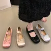 Geklede schoenen Luxe satijnzijde balletschoenen Dames Klassieke vierkante neus Strikje Elastische band Ballerina's Dames Zachte loafers 230926