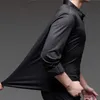Koszulki męskie sukienki Wysoka elastyczna i bezkładkowa wiosna i jesień 2023 Cotta nowa koszula z długimi rękawem męskie spandex bez żelaza wypoczynek YQ230926
