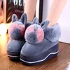 Talltor Winter Women Home Furry Slippers Kort mjuka plysch Slides House Rabbit Ears Varma plattformsskor Par Stängda bomulls tofflor 230926