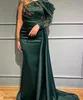 Vestidos de noche Vestido de fiesta de graduación verde oscuro Formal Nuevo Tamaño personalizado Cremallera con cordones Manga larga Sirena Scoop Satén Apliques con cuentas Plisado